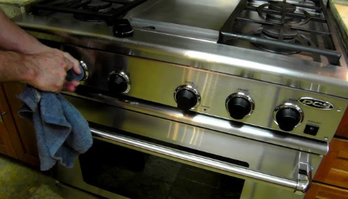 How to Clean the Control Knobs on Your Cooktop or Oven