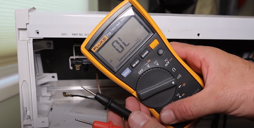 Checking continuity with multimeter