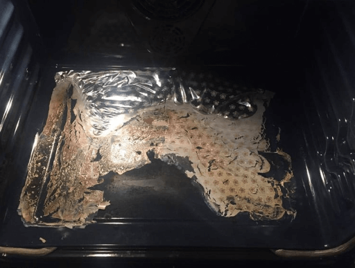 Plastic burnt in oven 